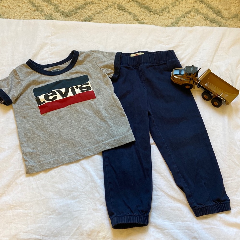 Levi’s toddler boy set - size 2T